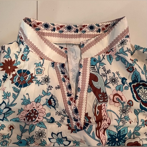 SHEIN Curve | ladies plus size blouse. Size: 1X - Picture 5 of 7